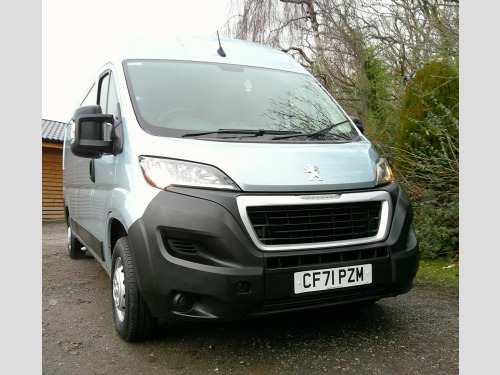 Peugeot Boxer  2.2 BlueHDi 335 Professional Panel Van 5dr Diesel Manual L3 H2 Euro 6 (s/s) 