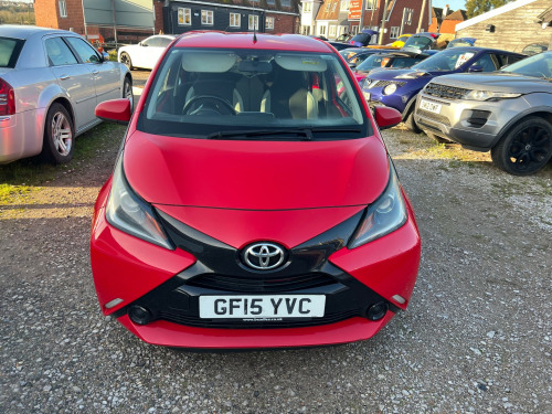 Toyota AYGO  1.0 VVT-i x-play Hatchback 5dr Petrol Manual Euro 5 Euro 5 (68 ps) 