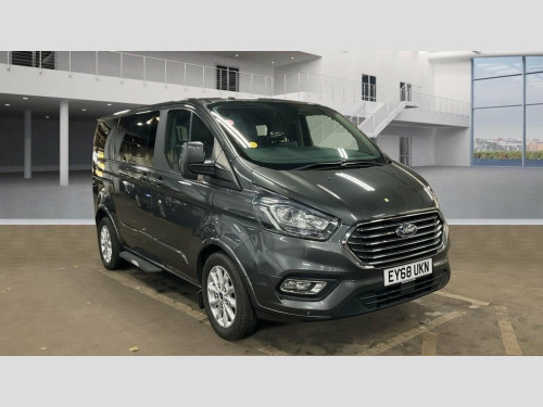 Ford Tourneo Custom  2.0 310 EcoBlue Titanium Minibus Double Cab 5dr Di