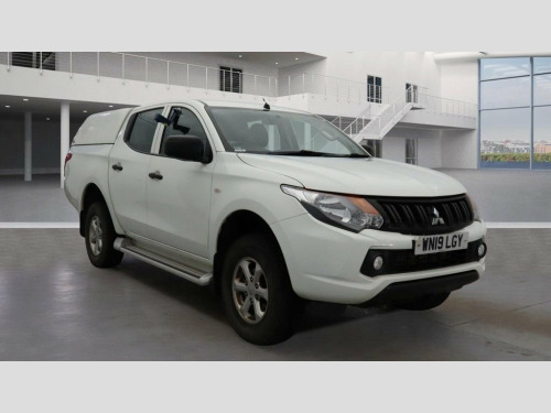 Mitsubishi L200  2.4 DI-D DC 4Life Pickup Double Cab 4dr Diesel Man 