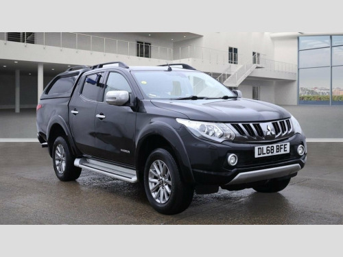 Mitsubishi L200  2.4 DI-D DC Warrior Pickup Double Cab 4dr Diesel M 