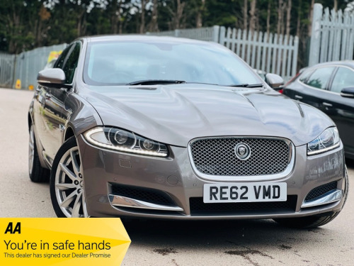 Jaguar XF  2.2d Premium Luxury Saloon 4dr Diesel Auto Euro 5 (s/s) (200 ps)