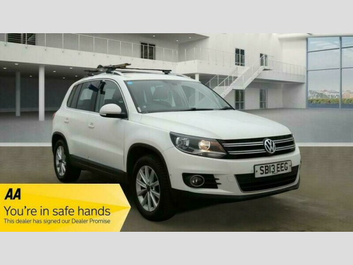 Volkswagen Tiguan  2.0 TDI BlueMotion Tech SE SUV 5dr Diesel Manual 4WD Euro 5 (s/s) (140 ps)