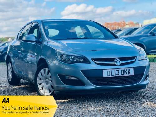 Vauxhall Astra  1.6 16v Exclusiv Hatchback 5dr Petrol Manual Euro 5 (115 ps)