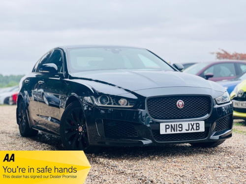 Jaguar XE  2.0i Landmark Saloon 4dr Petrol Auto Euro 6 (s/s) (200 ps)
