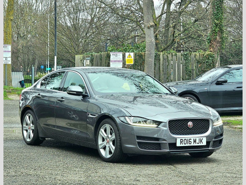 Jaguar XE  2.0d Portfolio Auto Euro 6 (s/s) 4dr 