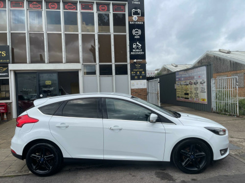 Ford Focus  1.0T EcoBoost Zetec Edition Euro 6 (s/s) 5dr