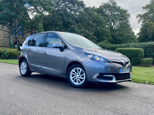 Renault Scenic  1.5 dCi Dynamique TomTom MPV 5dr Diesel EDC Euro 5 (110 ps)