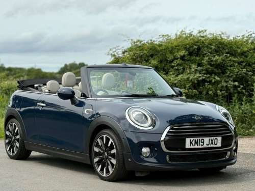 MINI Convertible  1.5 Cooper Exclusive Convertible 2dr Petrol Steptr