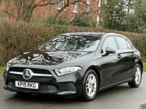 Mercedes-Benz A-Class A180 1.3 A180 SE Hatchback 5dr Petrol Manual Euro 6 (s/ 