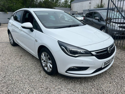 Vauxhall Astra  1.6 CDTi ecoTEC BlueInjection Tech Line Nav Hatchb