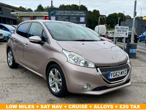 Peugeot 208  1.2l 5d 82 BHP LOW MILES + LOW TAX + LOW INSURANCE