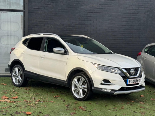 Nissan Qashqai  1.3 DIG-T N-Motion SUV 5dr Petrol Manual Euro 6 (s