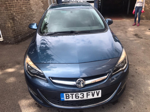 Vauxhall Astra  1.6i 16V SRi 5dr