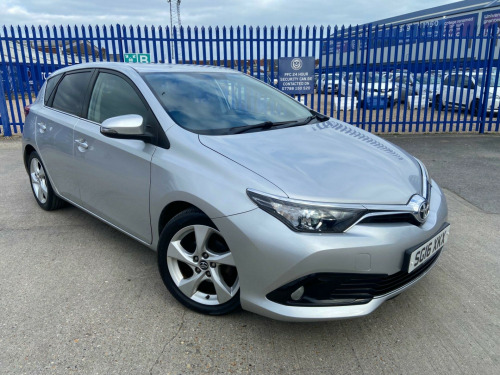 Toyota Auris  1.6 D-4D Design Hatchback 5dr Diesel Manual Euro 6 (s/s) (112 ps) REAR PARK