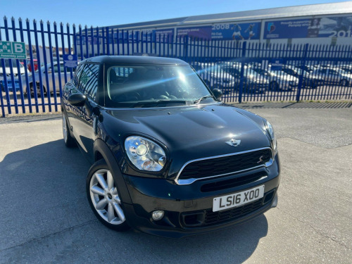 MINI Cooper  1.6 Cooper S SUV 3dr Petrol Manual Euro 5 (s/s) (184 ps) LEATHER SEATS