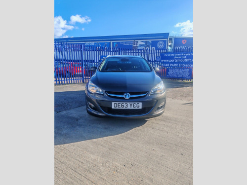 Vauxhall Astra  2.0 CDTi SE Sports Tourer 5dr Diesel Manual Euro 5 (s/s) (165 ps)