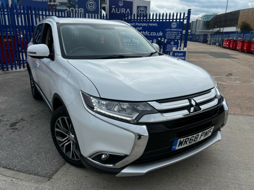 Mitsubishi Outlander  2.2 DI-D Juro SUV 5dr Diesel Manual 4WD Euro 6 (s/s) (147 ps)