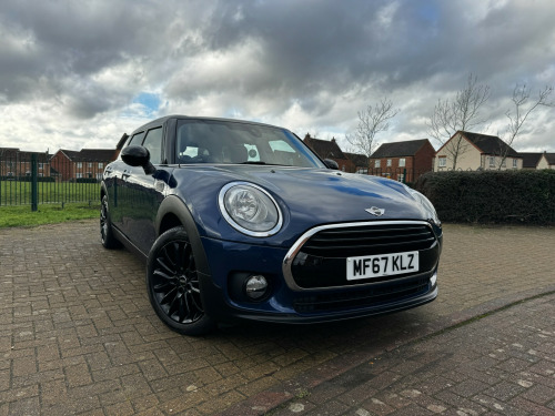 MINI Clubman  1.5 Cooper (Black Pack) Estate 6dr Petrol Manual Euro 6 (s/s) (136 ps) 