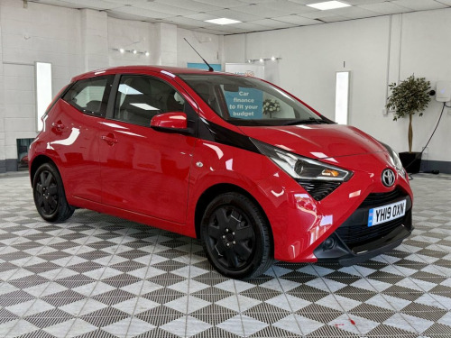 Toyota AYGO  1.0 VVT-i x-play Hatchback 5dr Petrol Manual Euro 