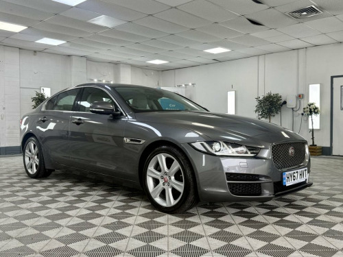Jaguar XE  2.0d Portfolio Saloon 4dr Diesel Auto Euro 6 (s/s)