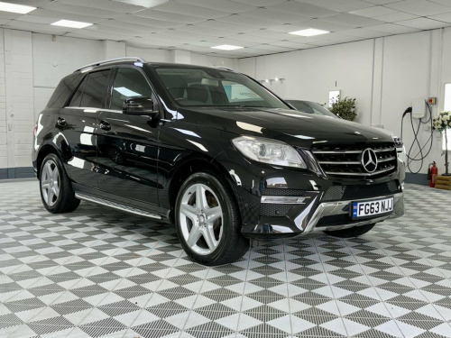 Mercedes-Benz M-Class ML350 3.0 ML350 V6 BlueTEC AMG Sport SUV 5dr Diesel G-Tr