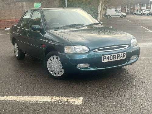 Ford Escort  1.6 16v Ghia Saloon 4dr Petrol Manual (192 g/km, 89 bhp)