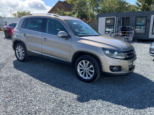 Volkswagen Tiguan  2.0 TDI BlueMotion Tech SE SUV 5dr Diesel Manual 4WD Euro 5 (s/s) (140 ps)