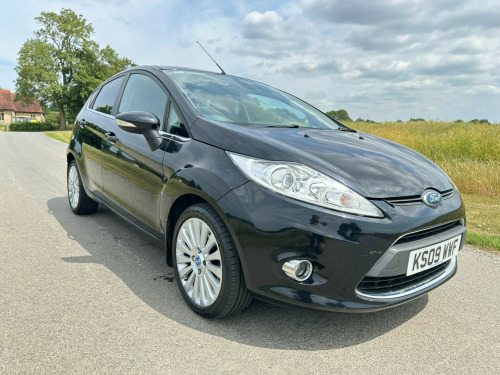 Ford Fiesta TITANIUM 5-Door