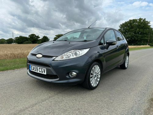 Ford Fiesta TITANIUM 5-Door