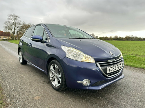 Peugeot 208  1.2 VTi Allure Hatchback 5dr Petrol Manual Euro 5 (82 ps)
