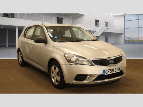 Kia ceed  1.6 1 Hatchback 5dr Petrol Auto Euro 4 (124 bhp)