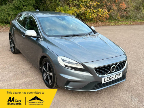 Volvo V40  2.0 T2 R-Design Hatchback 5dr Petrol Manual Euro 6 (s/s) (122 ps)
