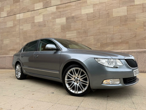 Skoda Superb  2.0 TSI SE L Executive Hatchback 5dr Petrol DSG Euro 6 (s/s) (220 ps)