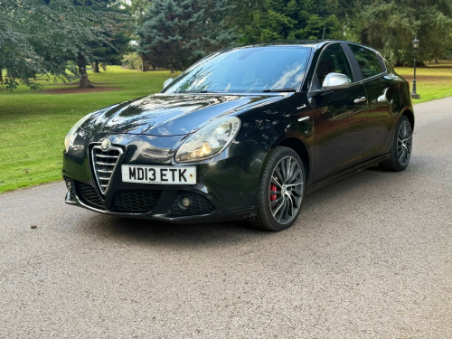 Alfa Romeo Giulietta  2.0 JTDM-2 Sportiva Hatchback 5dr Diesel Manual Euro 5 (s/s) (140 bhp)