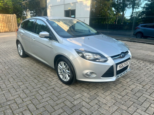 Ford Focus  1.0T EcoBoost Titanium Hatchback 5dr Petrol Manual Euro 5 (s/s) (125 ps)
