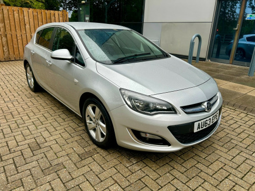 Vauxhall Astra  1.6T 16v SRi Hatchback 5dr Petrol Manual Euro 5 (180 ps)