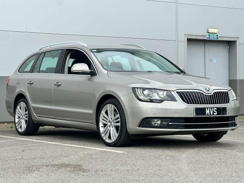 Skoda Superb  2.0 TDI Elegance DSG 4WD Euro 5 (s/s) 5dr
