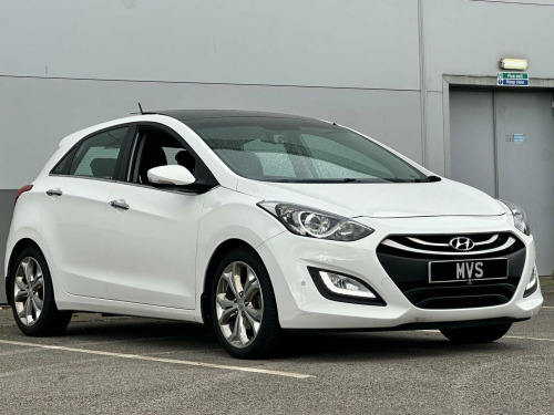 Hyundai i30  1.6 CRDi Premium Auto Euro 5 5dr
