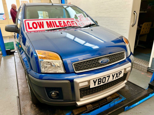 Ford Fusion  1.4 Pursuit Climate