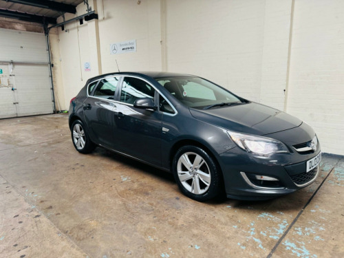 Vauxhall Astra  1.6 16v SRi Euro 5 5dr