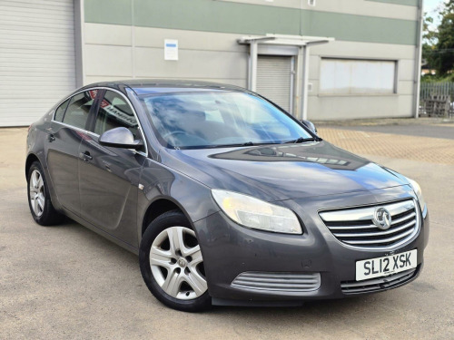 Vauxhall Insignia  1.8 16V Exclusiv Euro 5 5dr