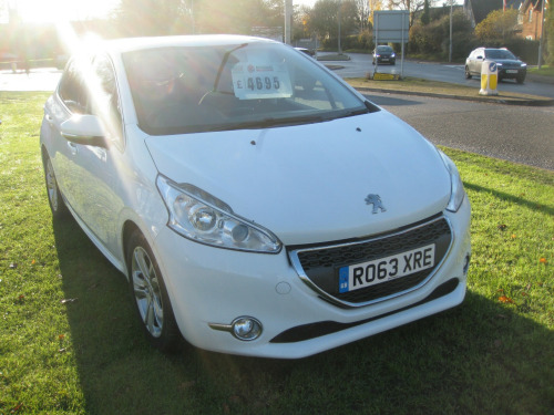 Peugeot 208  1.6 e-HDi Allure Hatchback 5dr Diesel Manual Euro 5 (s/s) (92 ps) 