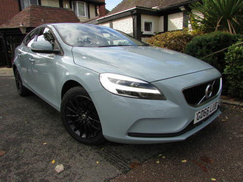 Volvo V40  D2 [120] Momentum Nav Plus 5dr Geartronic