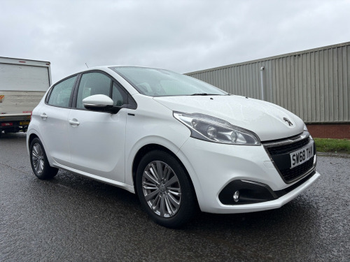 Peugeot 208  1.2 PureTech Signature Hatchback 5dr Petrol Manual Euro 6 (s/s) (82 ps)