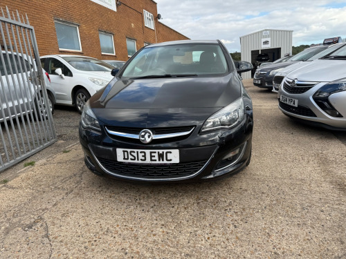 Vauxhall Astra  1.4T 16v SRi Hatchback 5dr Petrol Manual Euro 5 (140 ps)
