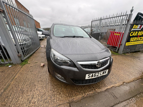 Vauxhall Astra  1.6 16v SRi Hatchback 5dr Petrol Manual Euro 5 (115 ps) 