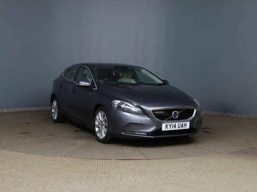Volvo V40  1.6 D2 SE Lux Nav Hatchback 5dr Diesel Manual Euro