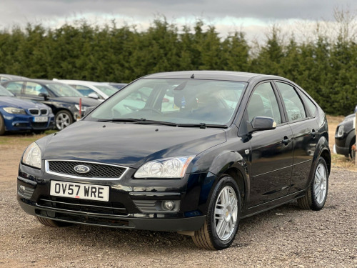 Ford Focus  1.6 Ghia 5dr