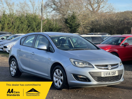 Vauxhall Astra  1.6 16v Design Euro 5 5dr 